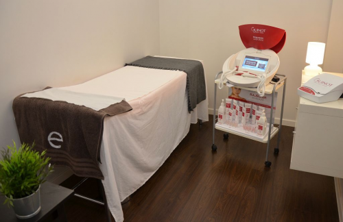 Cabina de facial perspectiva desde la entrada